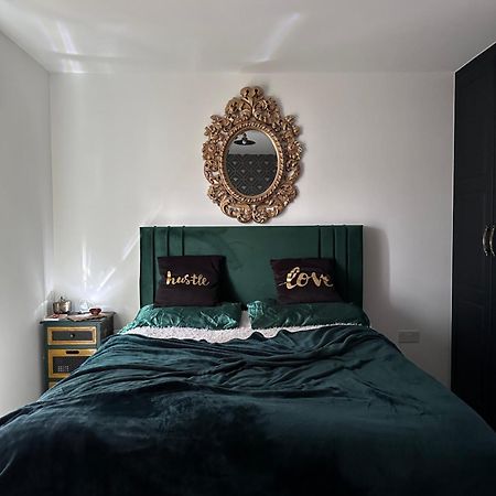 Uttsav Green - Affordable London Zone 3 - Accessible Public Transport Apartment Exterior photo